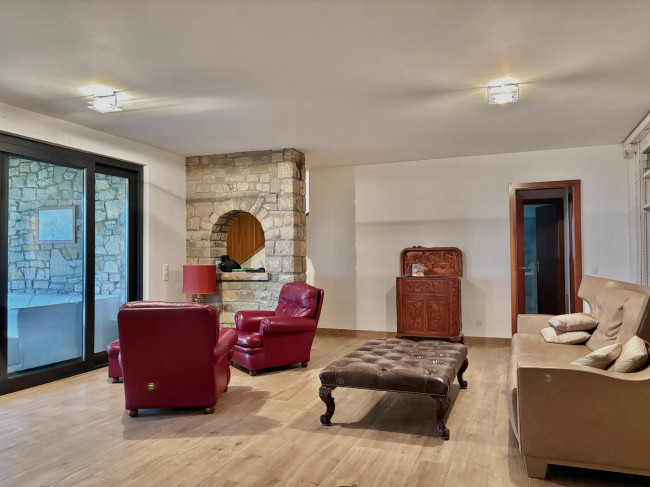 Casa / Villa  in Vendita a Collina d'Oro #3